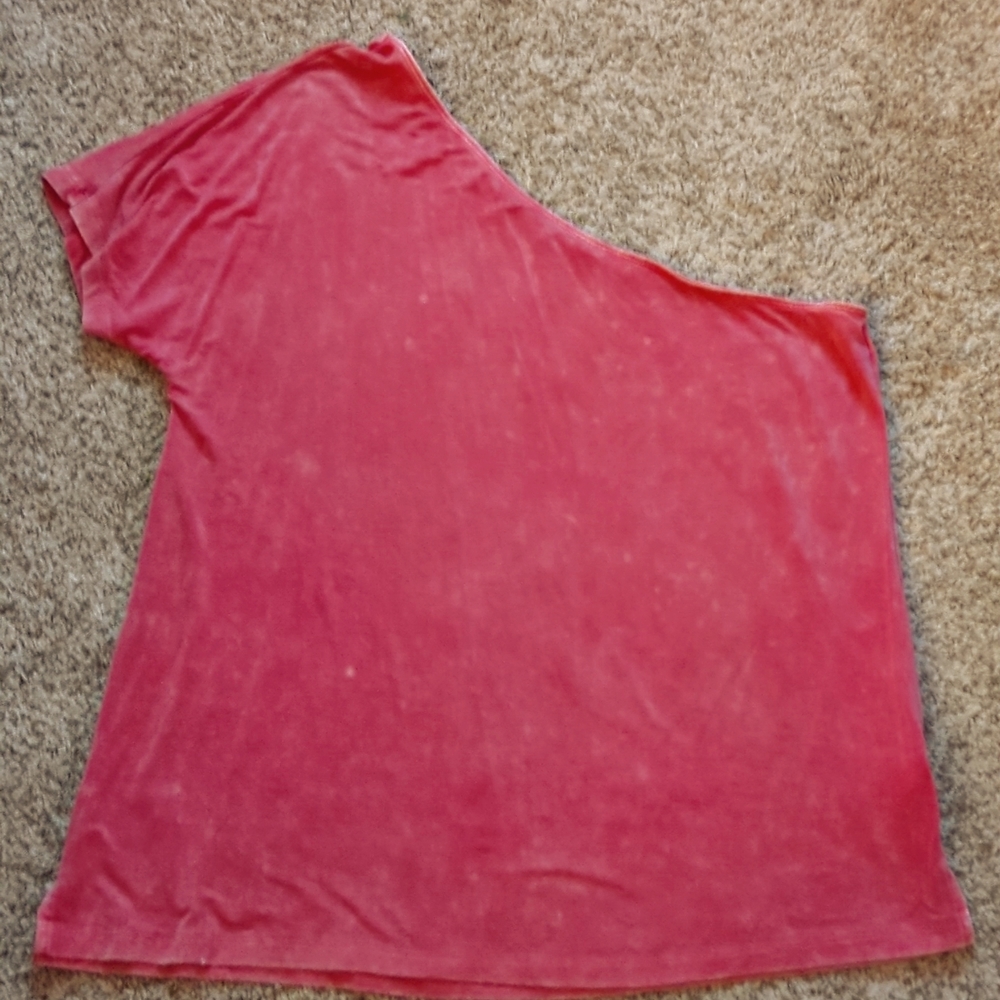 American Eagle off the should salmon color size large ..